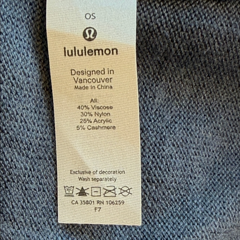 Lululemon Throw It On Wrap One Size Shadow Blue / Almost Blue Cashmere Blend EUC - Picture 8 of 9